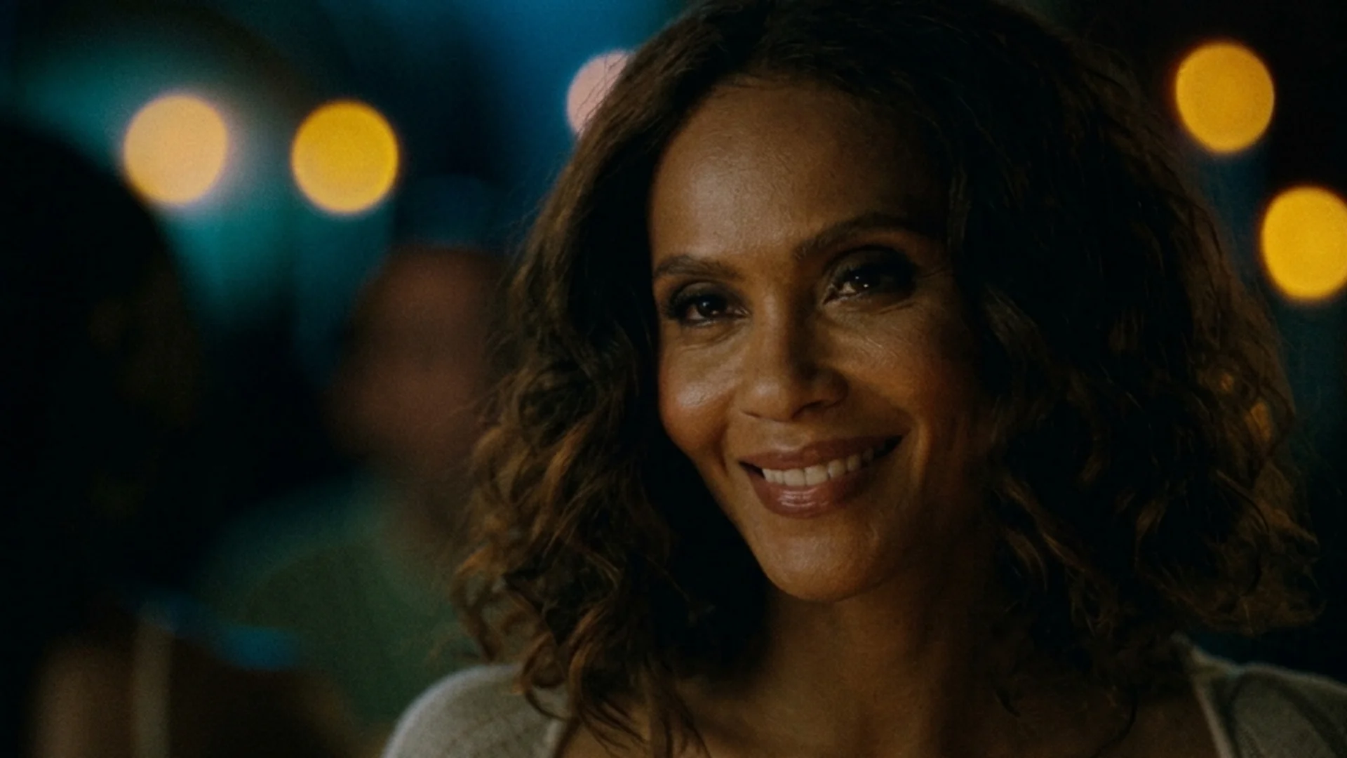Lesley-Ann Brandt as Kelly Pellman in His, Hers & Ours
