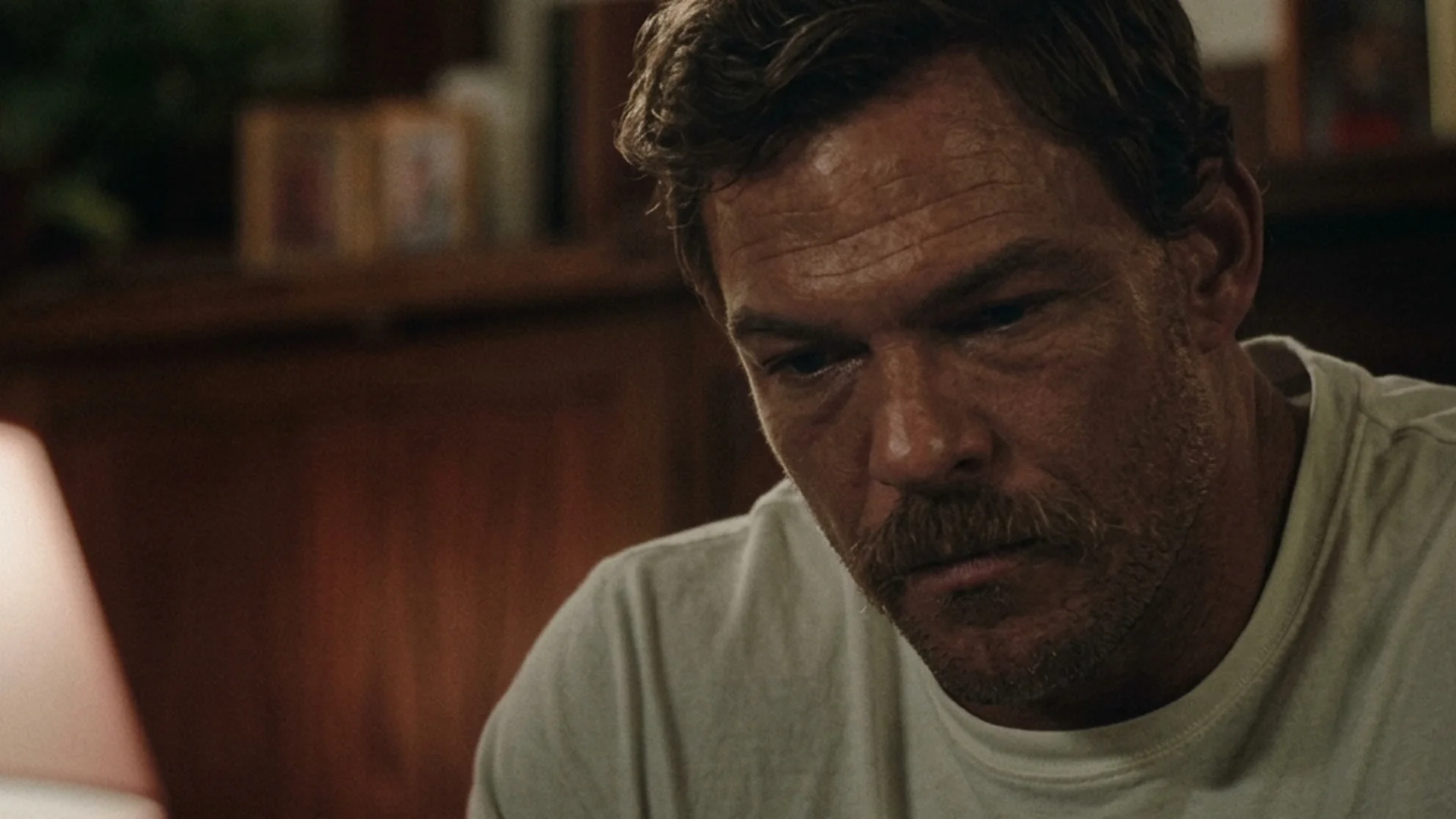 Alan Ritchson as Ed Schmitt in Ordinary Angels